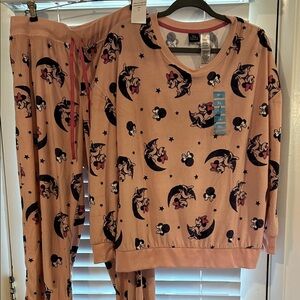 Disney women's NWT Pajama Set XL - Pink Minnie Mouse Design